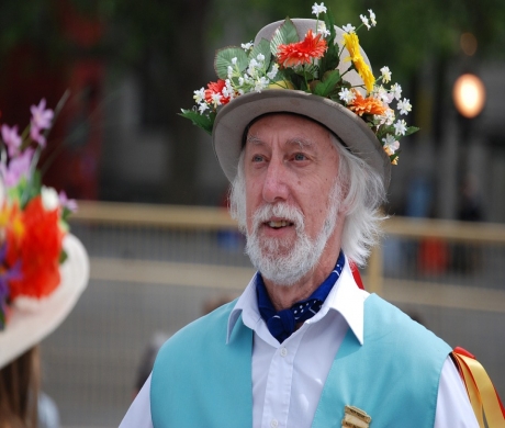 Morris Mania Heading  for Horsham